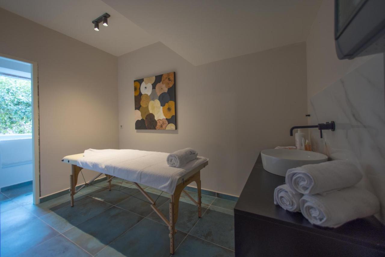Kastro Maini Hotel อาเรโอโปลิส ภายนอก รูปภาพ