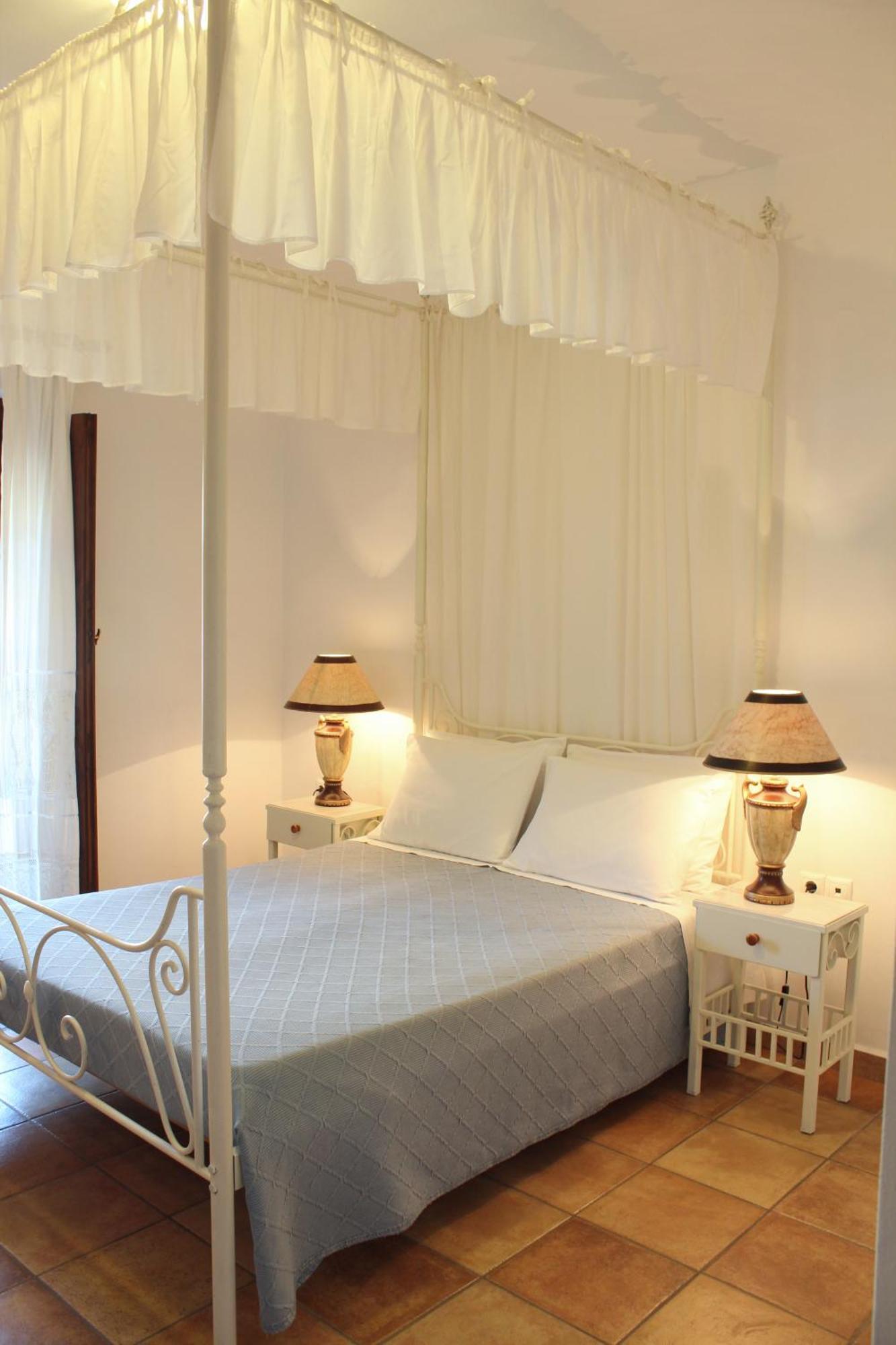 Kastro Maini Hotel อาเรโอโปลิส ภายนอก รูปภาพ