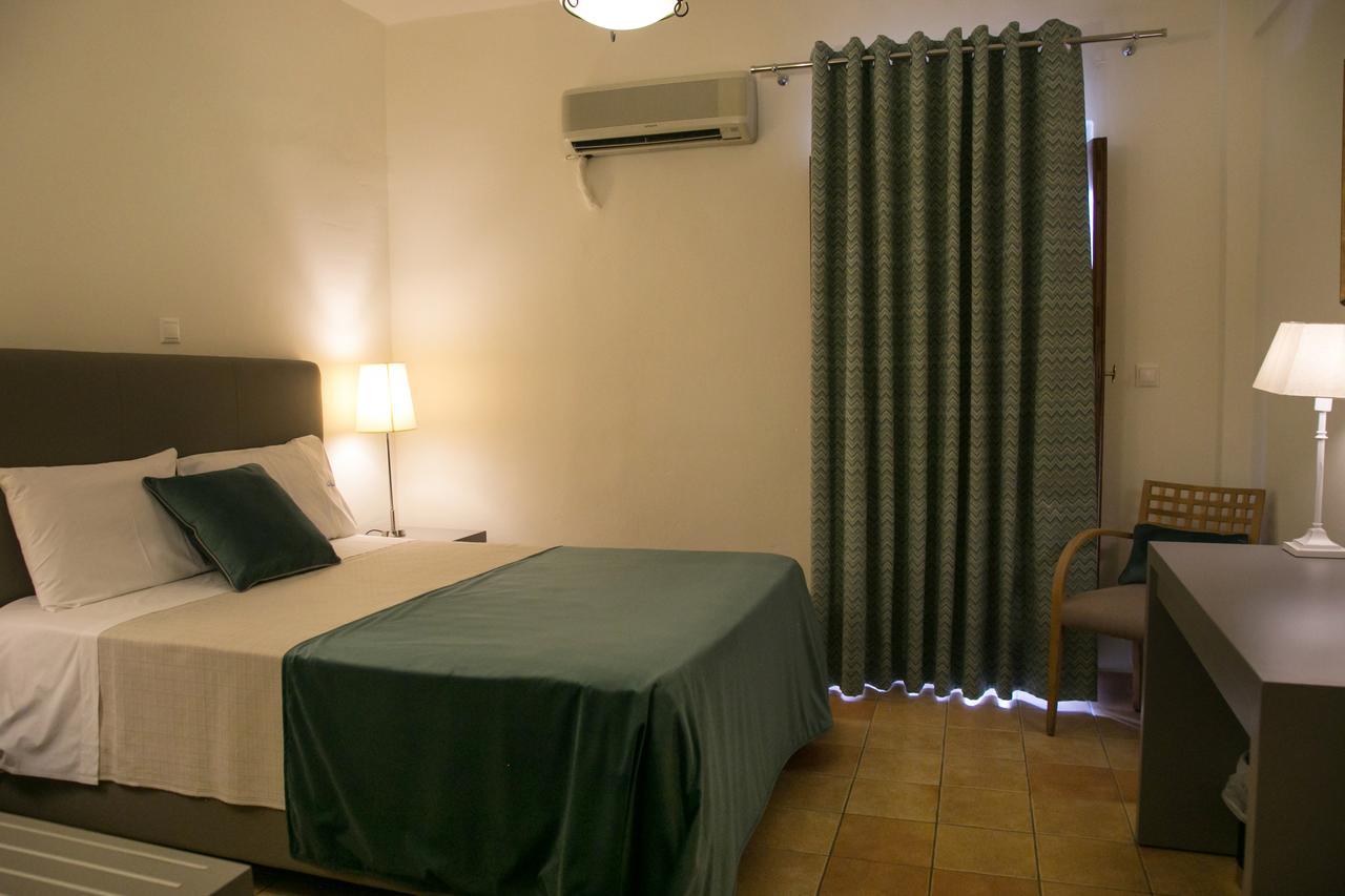 Kastro Maini Hotel อาเรโอโปลิส ภายนอก รูปภาพ