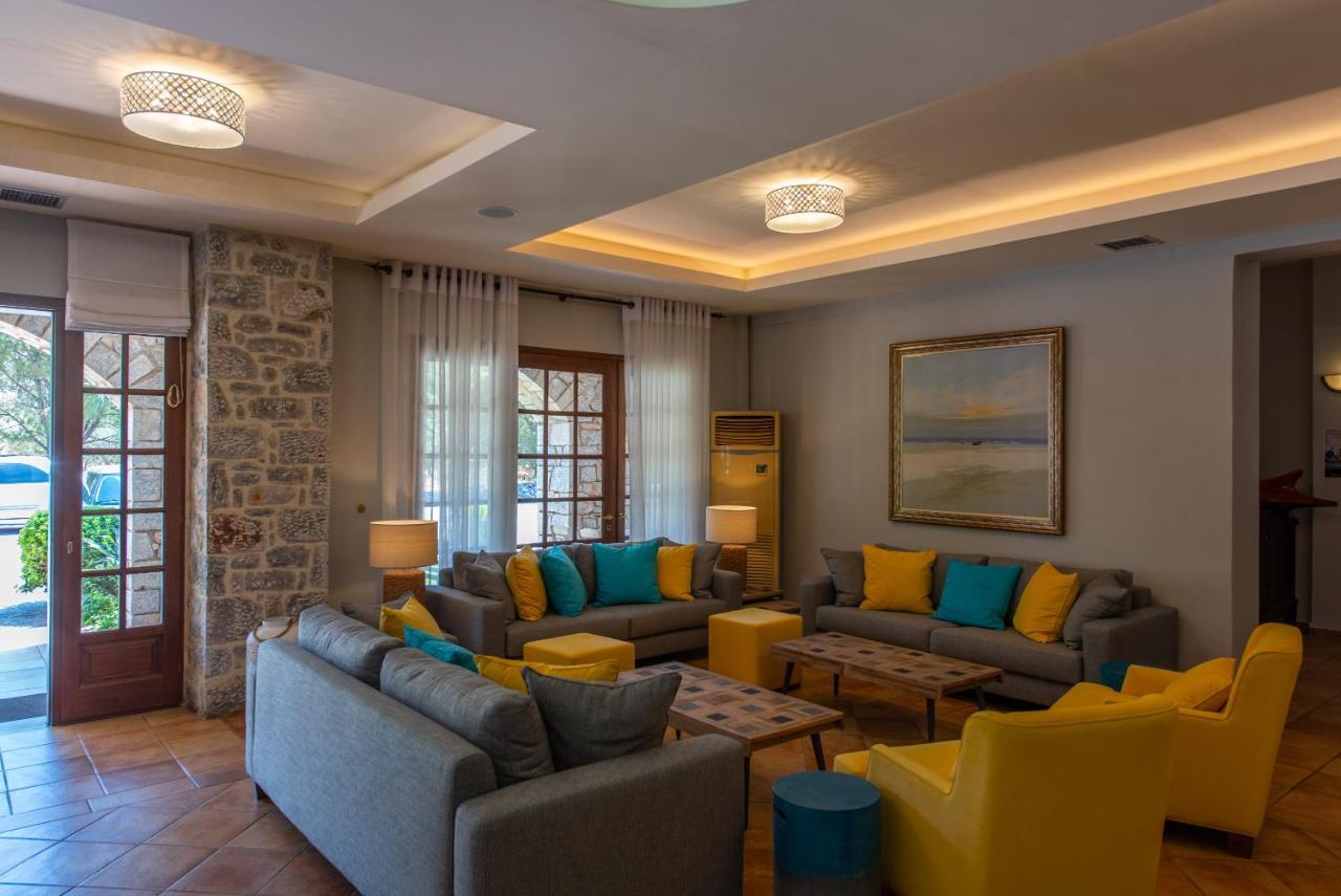 Kastro Maini Hotel อาเรโอโปลิส ภายนอก รูปภาพ