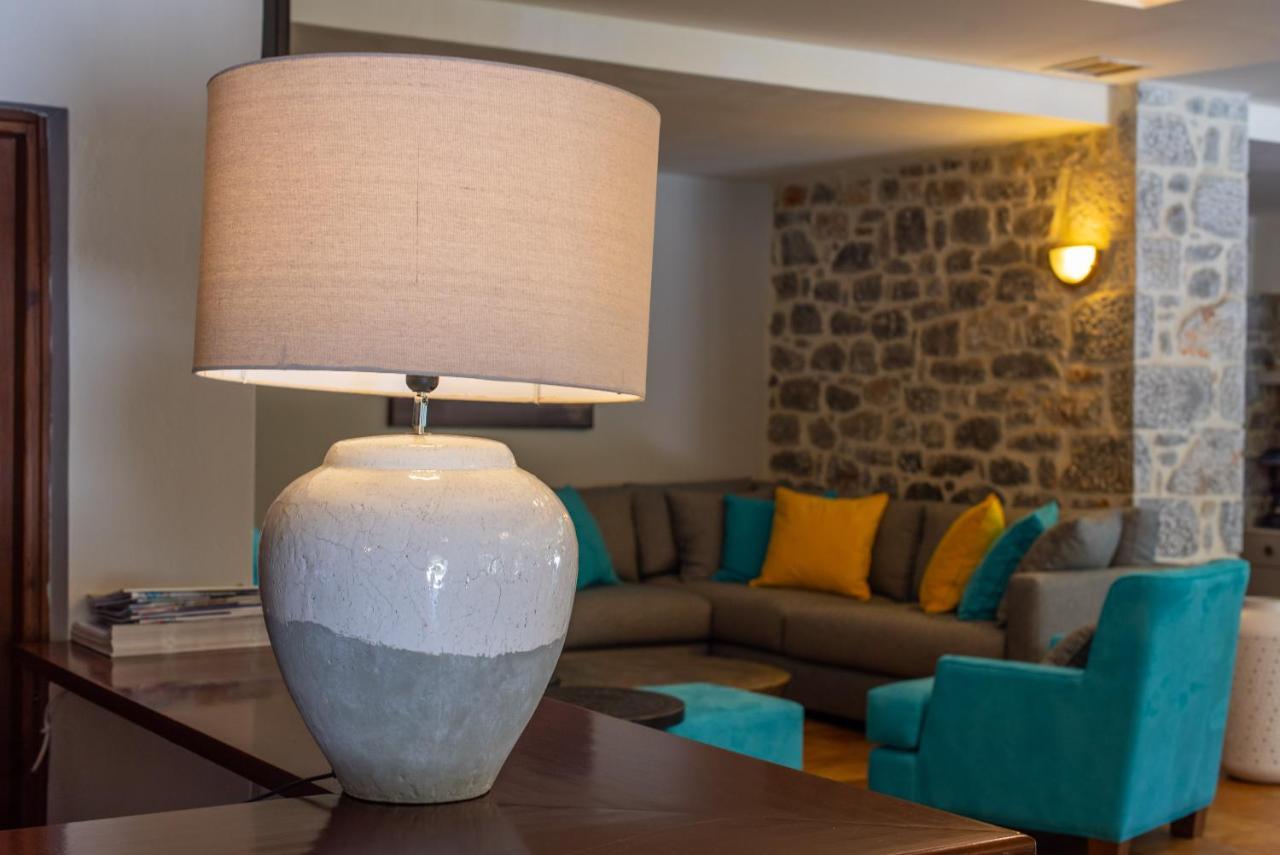 Kastro Maini Hotel อาเรโอโปลิส ภายนอก รูปภาพ